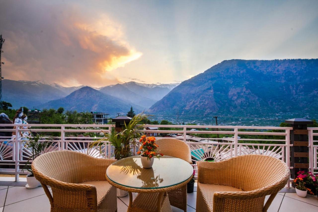 Anand Vardhan Resorts Manāli Exterior foto