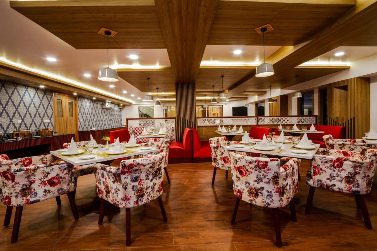 Anand Vardhan Resorts Manāli Exterior foto