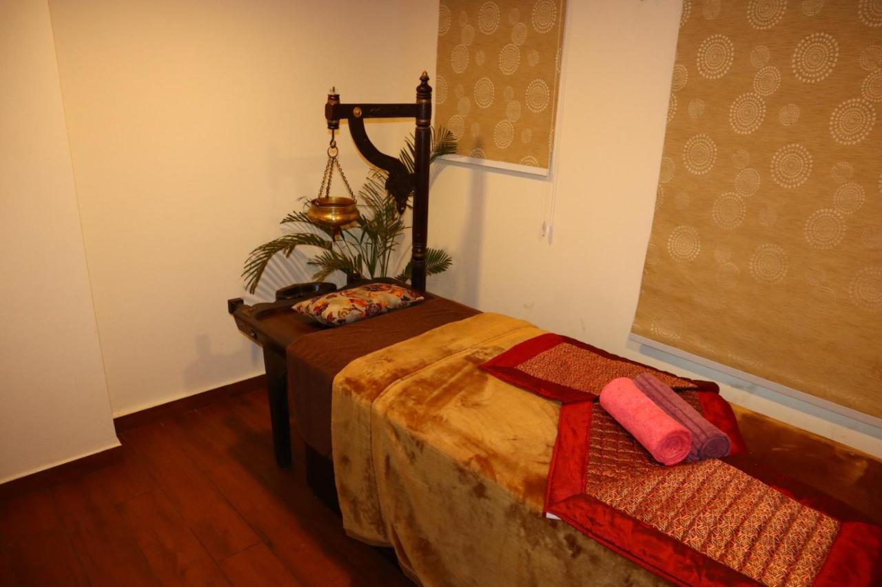 Anand Vardhan Resorts Manāli Exterior foto